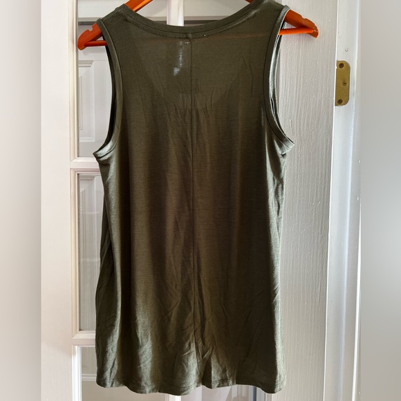 Express Green Heart Tank NWT, Small P2P 16.5” - Picture 2 of 2